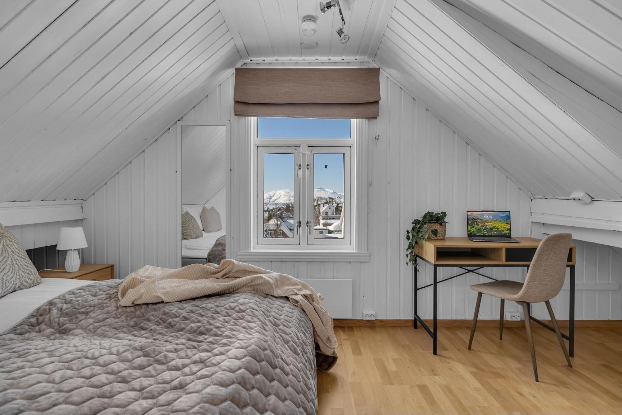 Cozy Central Loft Apartment With Amazing View 特罗姆瑟 外观 照片