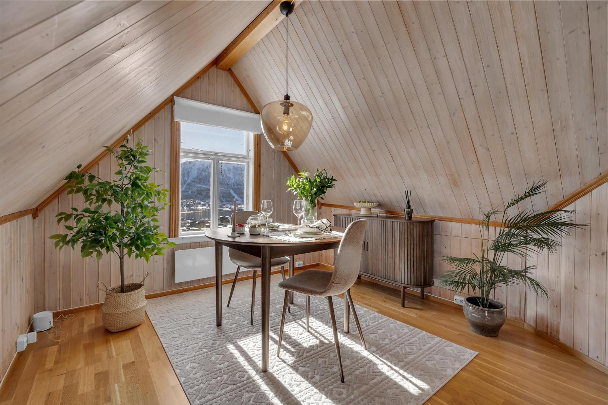 Cozy Central Loft Apartment With Amazing View 特罗姆瑟 外观 照片