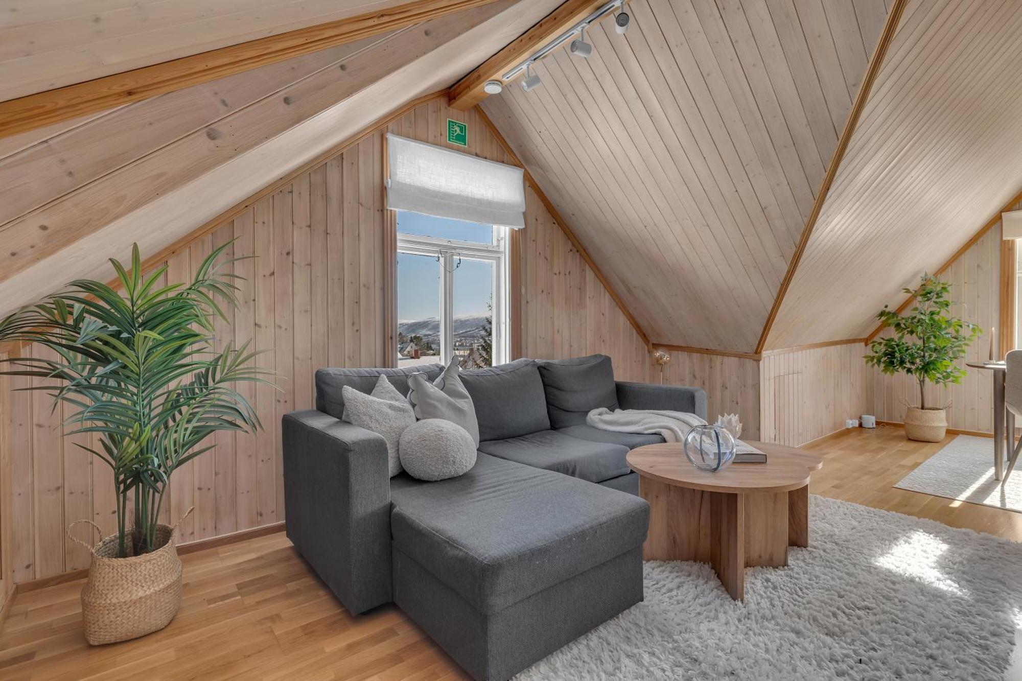 Cozy Central Loft Apartment With Amazing View 特罗姆瑟 外观 照片